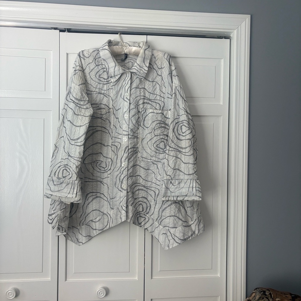 Elegant Dress To Kill Embroidered blouse OSFM